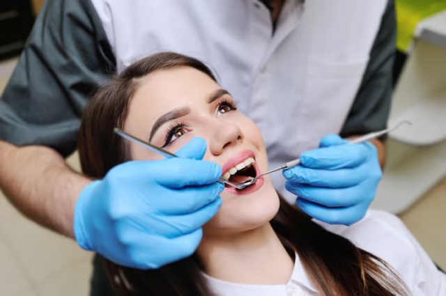 How Regular Visits to a Dental Hygienist Improve Oral Health