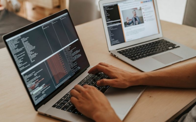 Why Local Website Development in Abu Dhabi Is Better for Your Business
