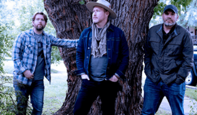 Discover Stray Vines: A Chicago Band's Journey from Georgia to Rock Stardom