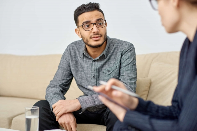 7 Clear Signs You Could Benefit from Seeing a Therapist