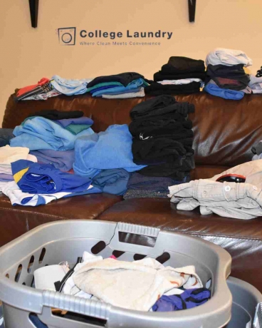 Why Choose a Wash and Fold Laundry Service in Charleston, SC