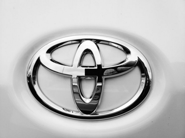 Your Direct Line to Toyota Knowledge: Espirit Noida's Service Number is Your Gateway to Expert Care