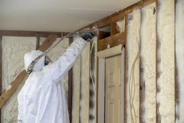 Top 5 Mistakes to Avoid When Hiring Spray Foam and Roof Coating Services in Wichita, KS