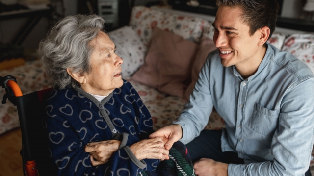 Why More Families in Etobicoke Are Choosing In-Home Healthcare