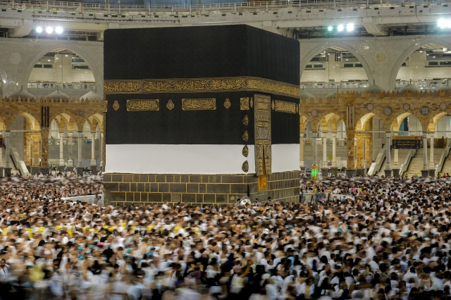 Are Umrah Packages Manchester Right for You in 2025?