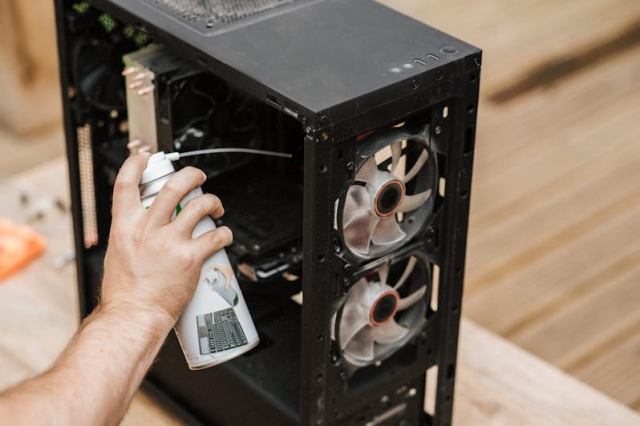 What is the average market rate for standard laptop repair services?