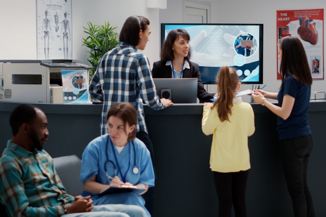 10 Ways DOOH Advertising Strengthens Community Bonds for Local Businesses