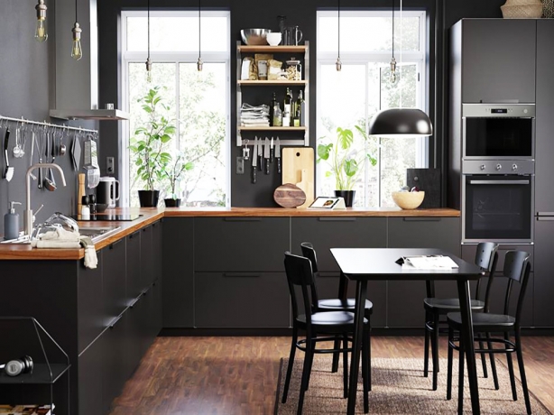 Kitchen Cabinets: Bold Elegance for the Modern Home