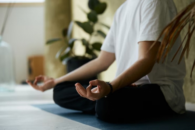 How Meditation Helps You Handle Negative Thoughts