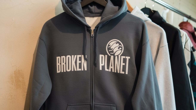 Iconic Streetwear in Focus: The Distinct Style Statements of Broken Planet and Stüssy Hoodies