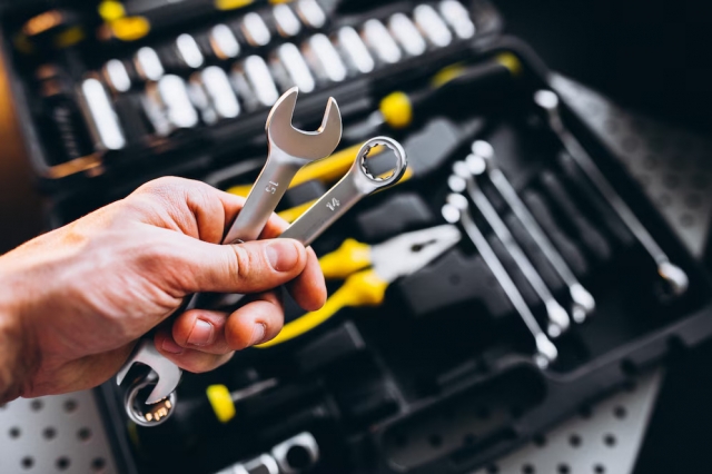 How to Choose the Right Hand Tool Supplier in Germany