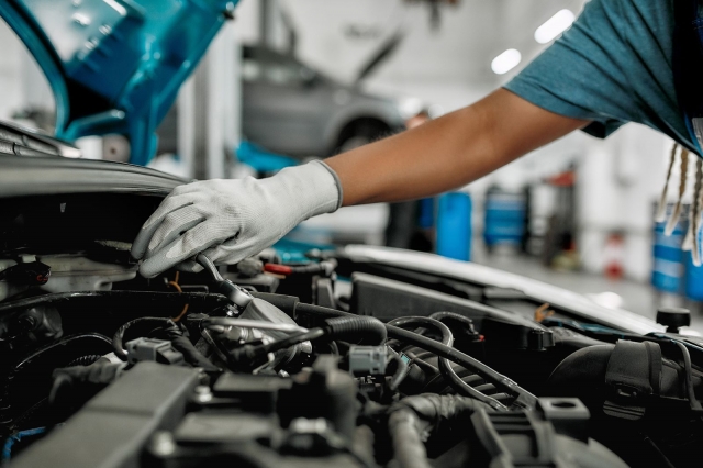 Car AC Not Cooling? Visit Hi Tech Motor for Professional Vehicle Air Conditioning in Durham