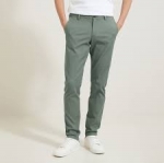 Why Chino Pants Are Essential for the Modern Pakistani Man