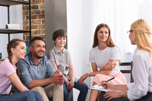 7 Clear Signs Counseling May Be Necessary in High-Stress Households