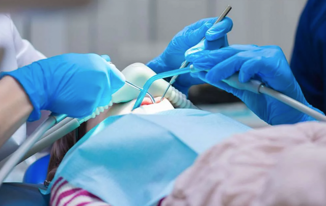 Meet the Top Dental Implant Specialists in Geelong