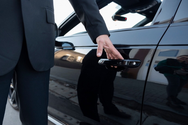 Dulles Airport Limo Service | Luxury Airport Transportation