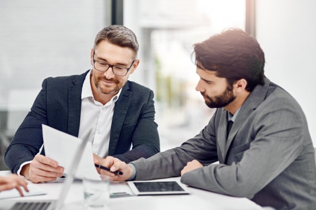 What does a financial advisor do? Is it helpful?