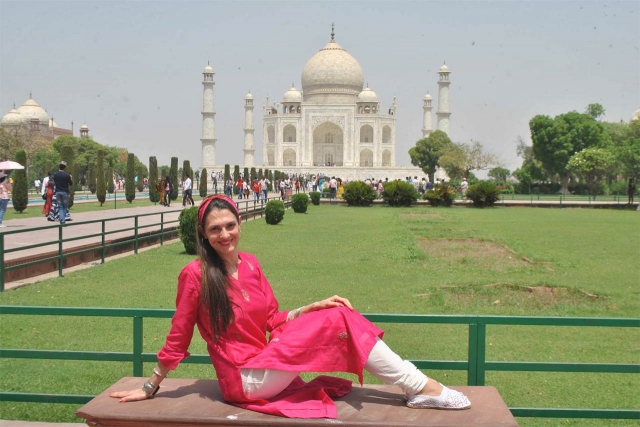 Discover the Magic of India with Guided Tours to Visit the Taj Mahal
