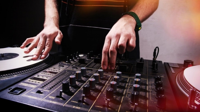 Want to Keep Your Guests Dancing All Night? Hire a Professional DJ!