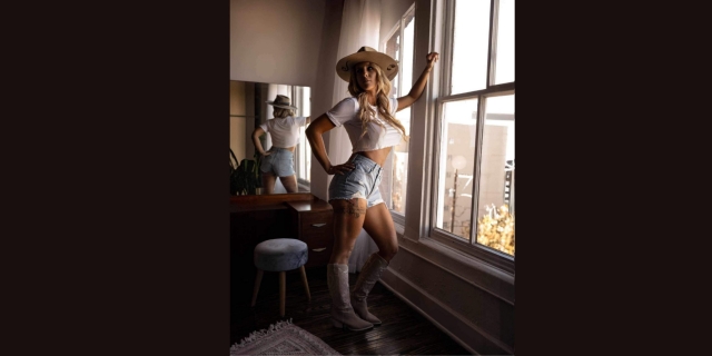 How Spray Tanning Salons Achieve the Perfect Tan for Every Skin Tone