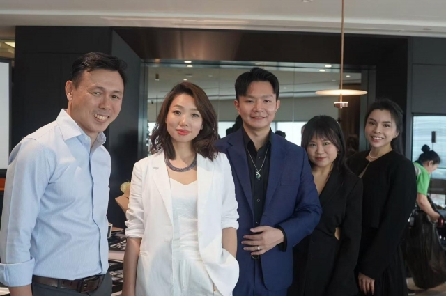 K Centre and Jewelry: A Perfect Fusion