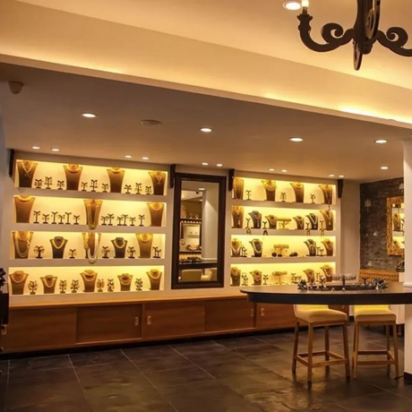 Where Elegance Meets Excellence: Discover the Finest Luxury Designer Jewellery in Bandra, Mumbai