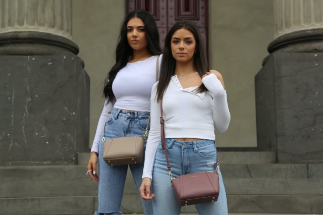 The Best Online Stores for Scoring A Black Shoulder Bag on Sale