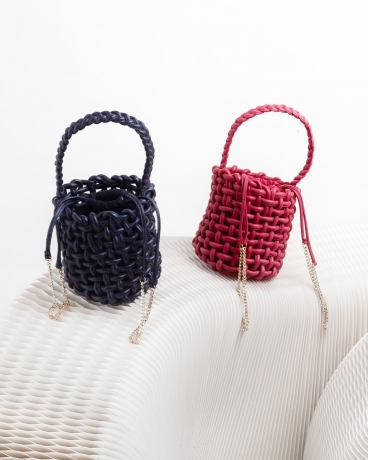 Top Trends in Women’s Leather Handbags: Tote, Clutch, and More