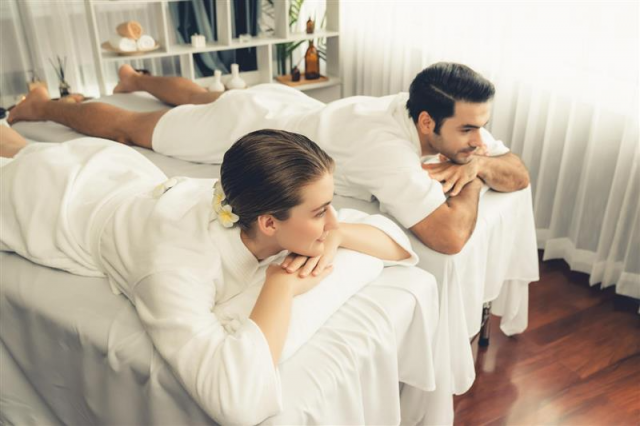 The Mental and Emotional Benefits of Getting a Couples Massage
