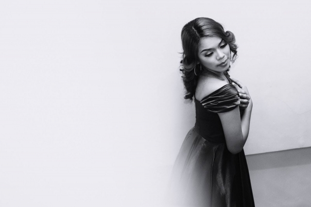 What to Include in Your Glamour Modeling Portfolio?