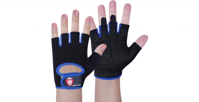 Why Every Woman Needs Quality Gym Gloves for Weight Lifting