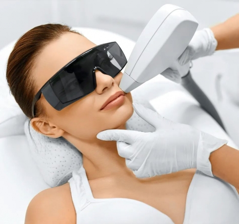 Say Goodbye to Unwanted Hair with Laser Hair Reduction in Delhi at Aayna Clinic