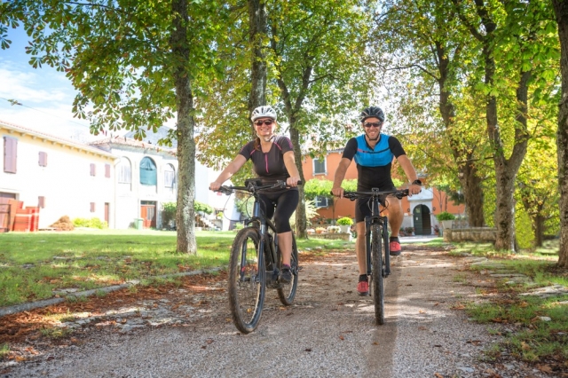 Caribbean Ebike Road Trips: Scenic Paths & Secret Beaches