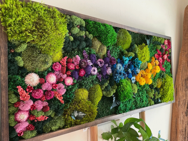 Wedding Decor on a Budget: Preserved Moss Green Walls You’ll Love