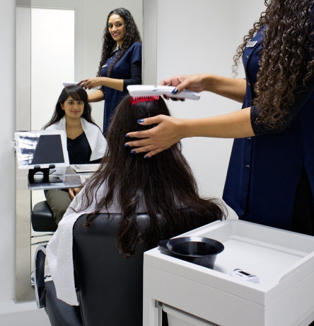 How Laser Hair Therapy for Hair Loss Stimulates Scalp?