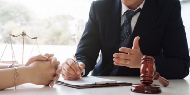 What a Philadelphia Brain Injury Lawyer Can Do When the Injury Happens at Work