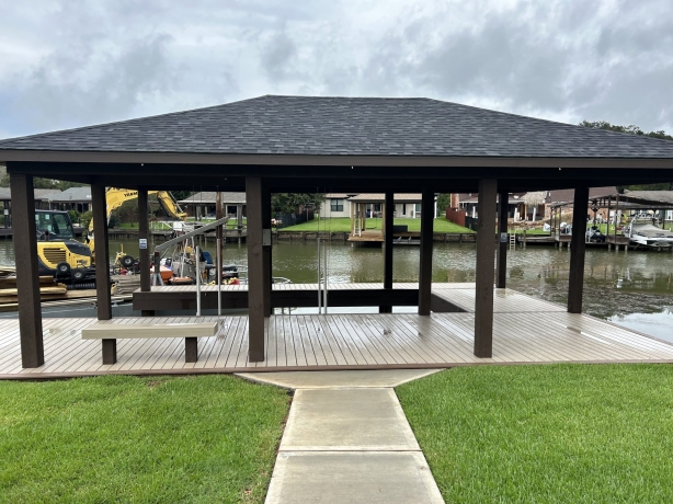 How Custom Boathouse Builders Tailor Structures to Your Waterfront and Lifestyle