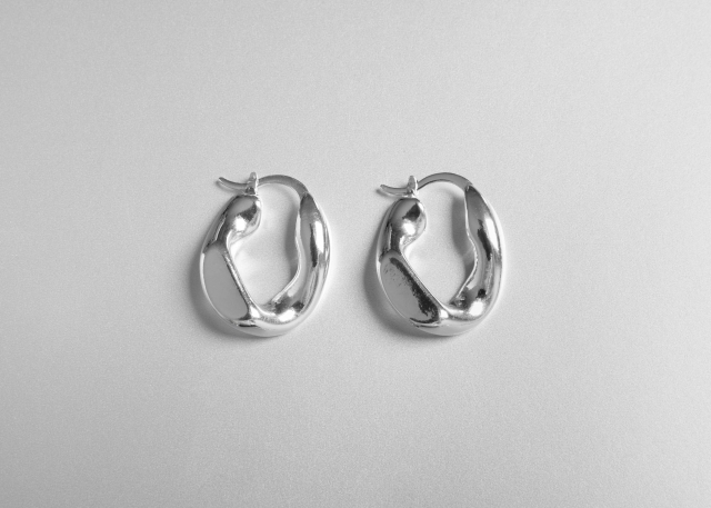 Safe Home Cleaning Methods for Sterling Silver Stud Earrings