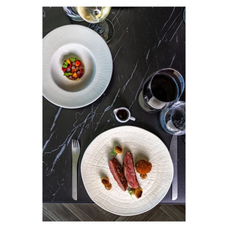 Where to Dine in Style: Best Meat Restaurants Malta – Featuring Caviar & Bull