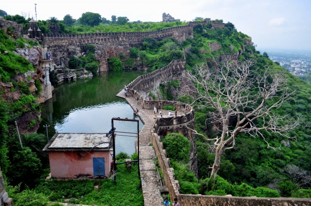 A Royal Road Trip from Udaipur to Chittorgarh Fort