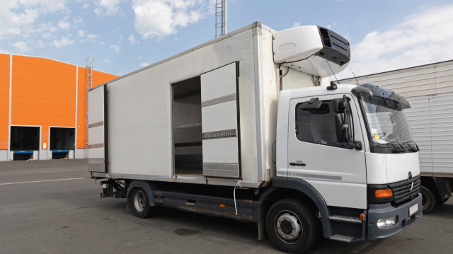 Reliable Refrigerated Truck Rental Dubai Services for All Business Needs