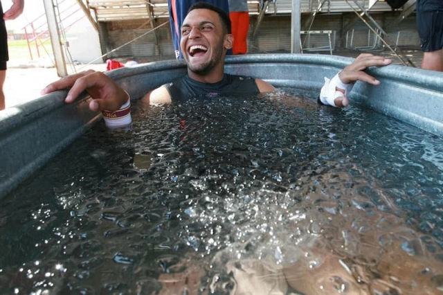 How Ice Baths Help Athletes Bounce Back Faster After Intense Workouts