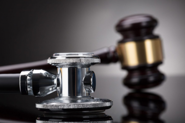 Understanding the Role of a Medical Expert Witness in Malpractice Cases