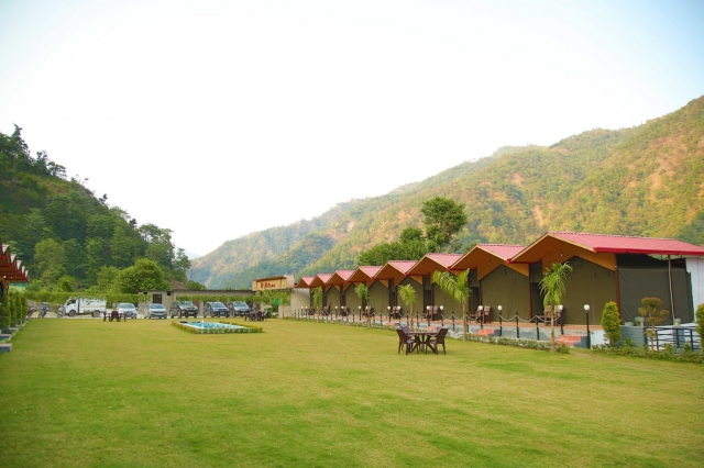 4 Reasons Luxury Camping is Perfect for Couples