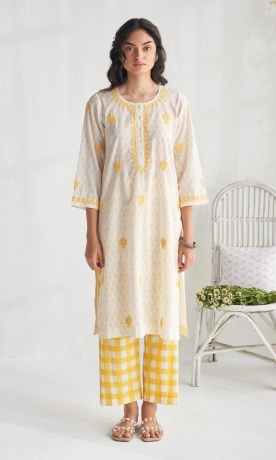 Explore Timeless Ethnic Fashion with Ridhiiee Suuri and Redefine Your Wardrobe Elegance