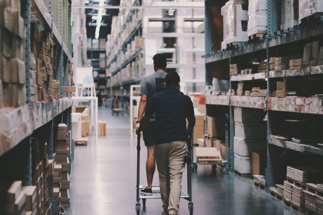 4 Signs That You Need to Choose a New Distribution Warehouse
