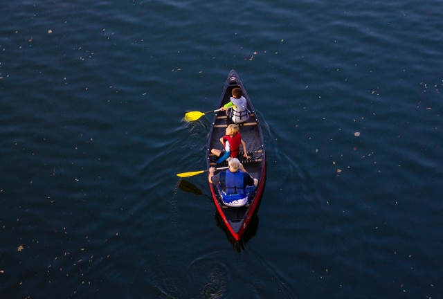 How to Keep Your Kids Safe on a Boat