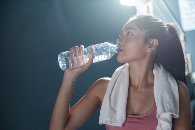 EATING LIGHT AND FEELING RIGHT: HYDRATING FOODS FOR A HEALTHY SUMMER BODY