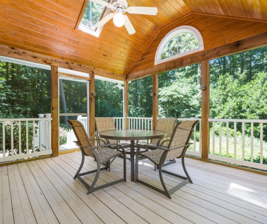 Deck Builder Tips: Choosing the Right Materials for Your Climate and Lifestyle