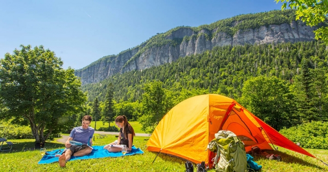 Off-Grid Connectivity Top USA eSIMs for Hiking, Camping, and Outdoor Adventure